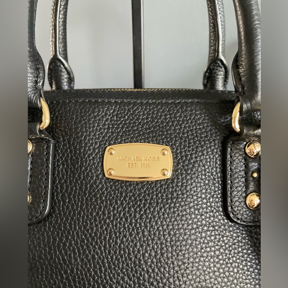 Micheal Kors Sandrine Leather Satchel - Picture 2 of 12